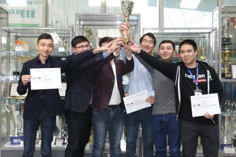 Қазақстанның студенттік IT-командасы жеті дүркін әлем чемпионын артқа тастап, үздік атанды
